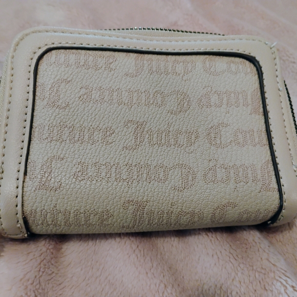 Juicy Couture Tan Wallet - Picture 5 of 7